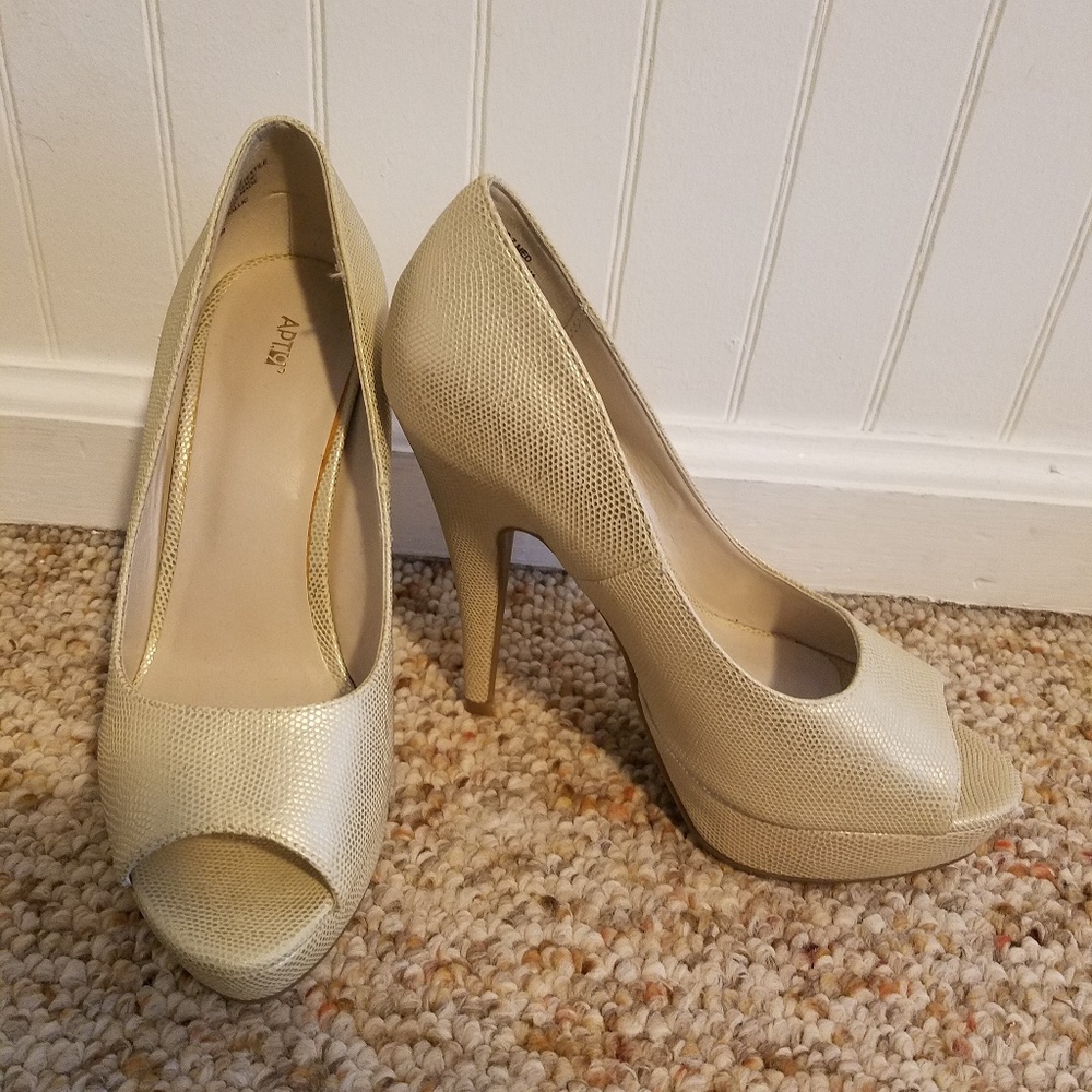Apt 9 Womens Peep Toe Heels
